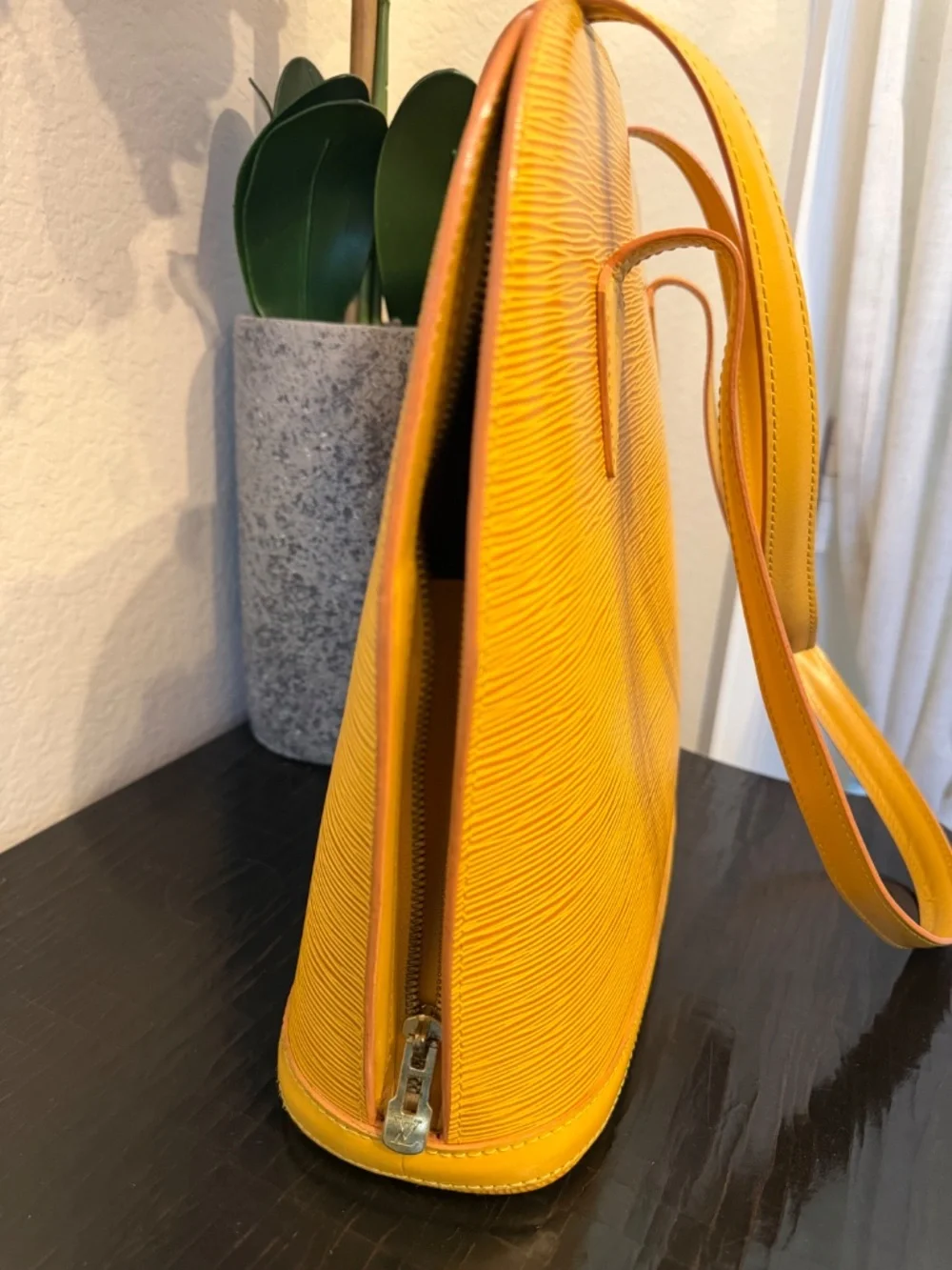 Louis Vuitton Authentic! Epi Saint Jaques M52279